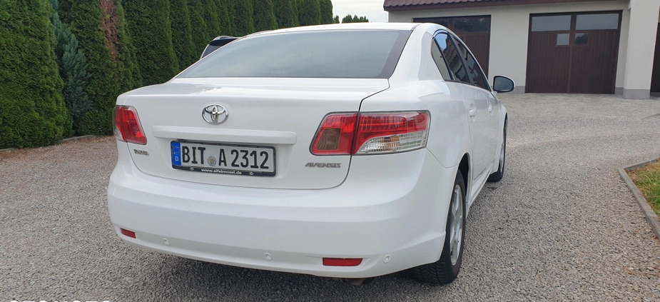 Toyota Avensis cena 25900 przebieg: 238000, rok produkcji 2009 z Sandomierz małe 529